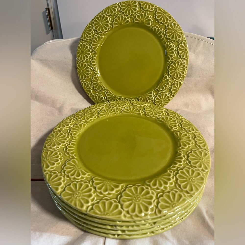 Retired Pier One Amadora Green Plates. Set of 6